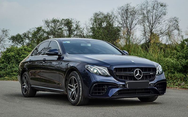 Mercedes-Benz E200 độ bodykit E63 S hầm hố tại Việt Nam